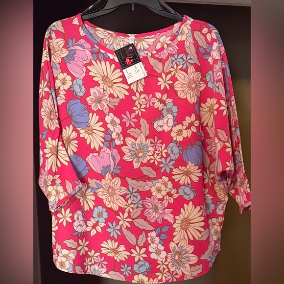 Tops - NWT Small Boutique Blouse~🤩